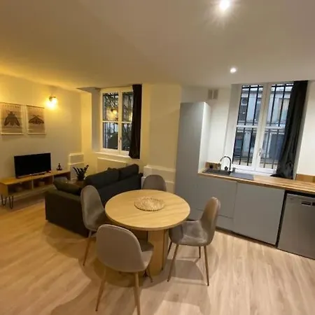 Cozy 1br+sofa Bed In Center *